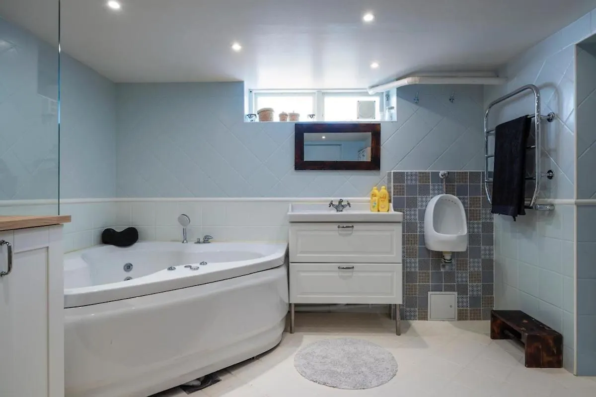 Harmonious Family-Friendly Villa ستوكهولم 0*,  السويد